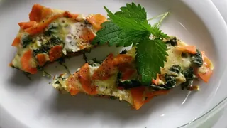Brennesselfritatta, Kräuterhoch³ Wildpflanzenschule im Chiemgau