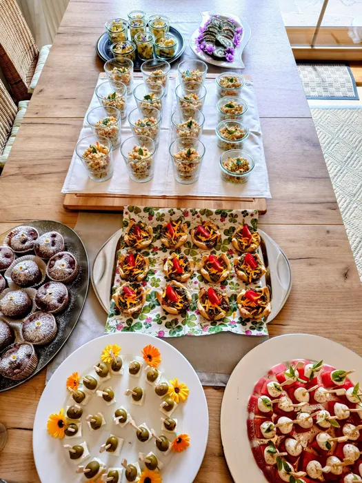 Buffet zum Jubiläum, Kräuterhoch³ Wildpflanzenschule im Chiemgau