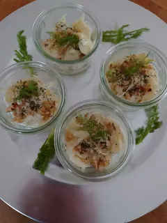 Fenchel-Apfelsalat mit Brennesselsamen und Walnüssen, Kräuterhoch³ Wildpflanzenschule im Chiemgau