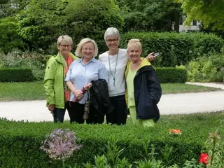 Johanna mit Freundinnen 16.06.19, Kräuterhoch³ Wildpflanzenschule im Chiemgau