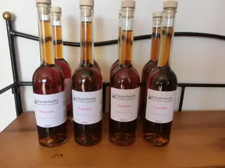 Rosenlikör 2019, Kräuterhoch³ Wildpflanzenschule im Chiemgau