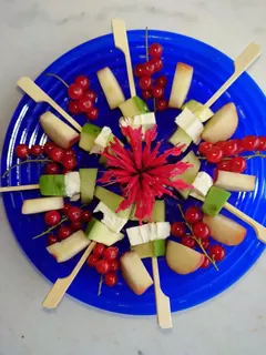 Snack mit Früchten, Kräuterhoch³ Wildpflanzenschule im Chiemgau