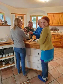 Winterwanderung mit Produktherstellung 2 10.02.24, Kräuterhoch³ Wildpflanzenschule im Chiemgau